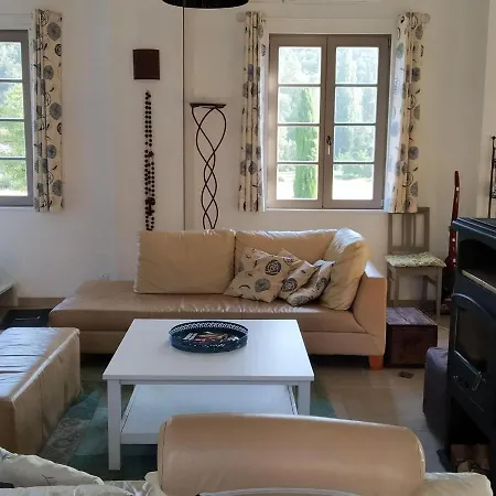 Sunflower Valley Villa, * Leobard
