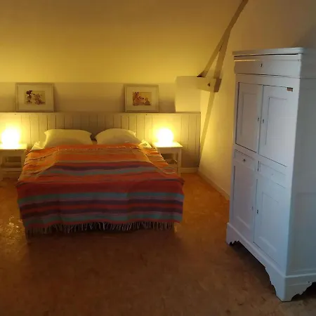 Sunflower Valley Villa, Leobard