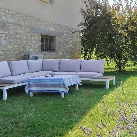 Sunflower Valley Villa, Leobard
